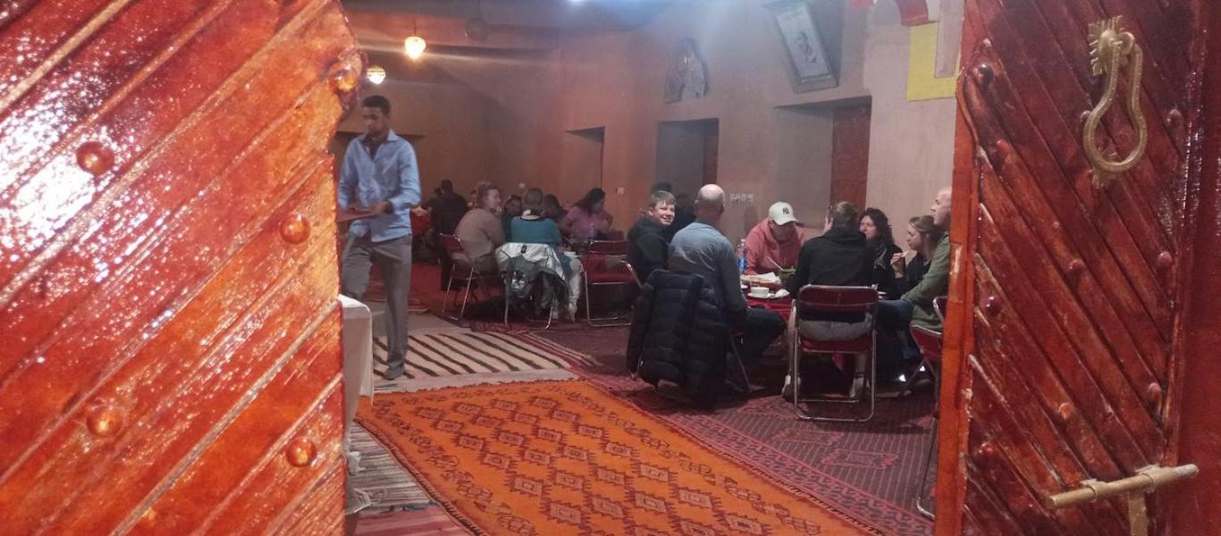 Auberge Restaurant Tissili " Oasis De Fint" 外观 照片